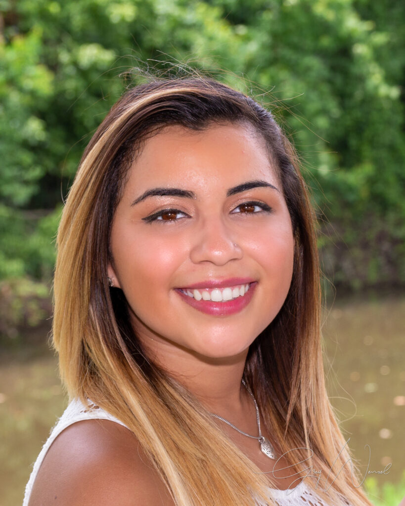 We provide perfect professional headshot or professional portrait
